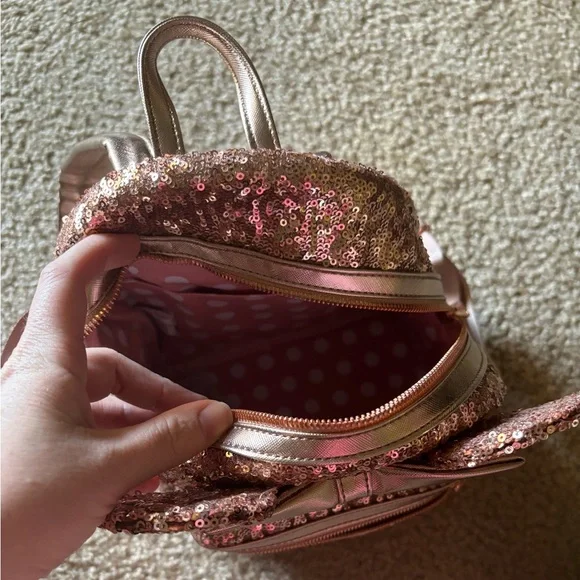 Rose gold sequin Minnie Mouse loungefly backpack - Picture 2 of 2